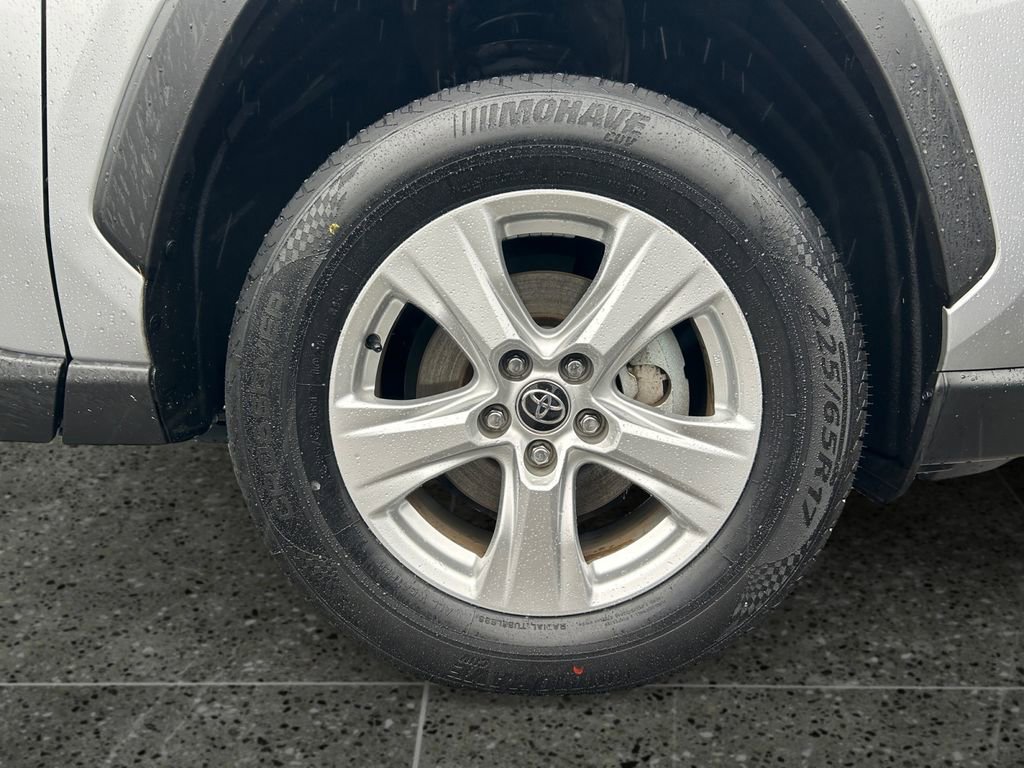 Used 2021 Toyota RAV4 XLE image 10