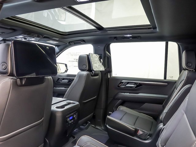 New 2026 Chevrolet Suburban Premier image 11