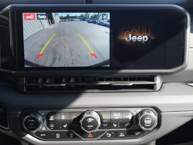 Used 2024 Jeep Wrangler Sahara w/ Technology Group image 7