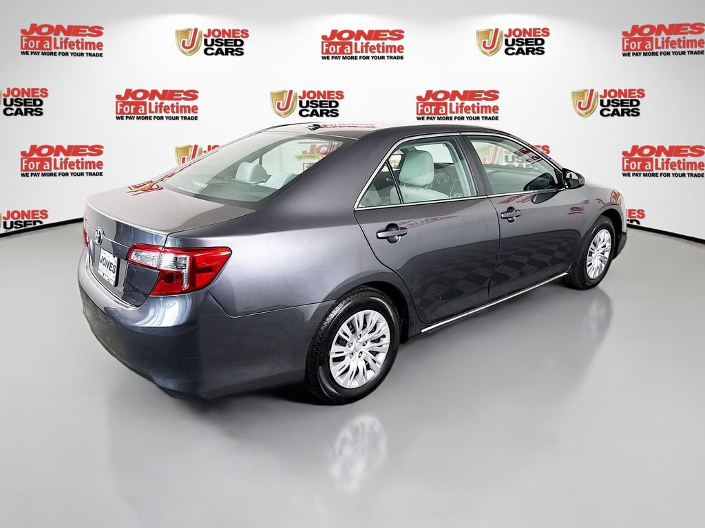 Used 2014 Toyota Camry LE FWD image 14