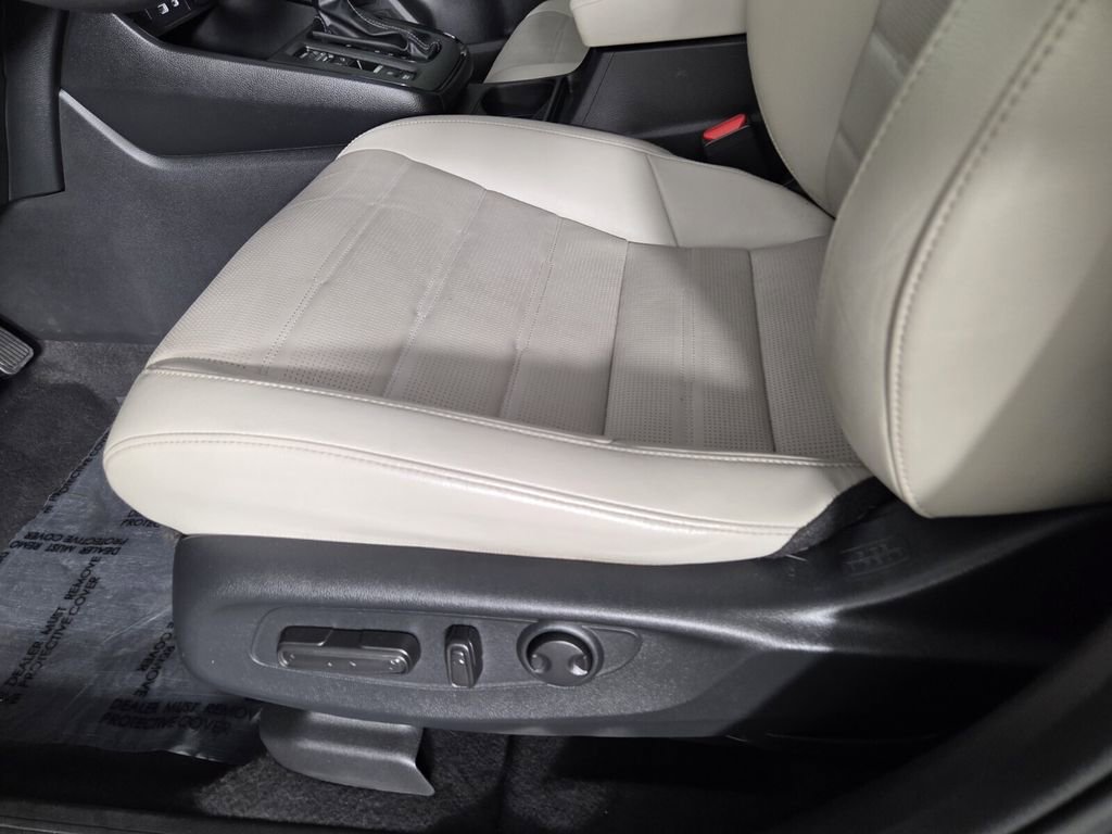 Used 2024 Honda CR-V EX-L image 12