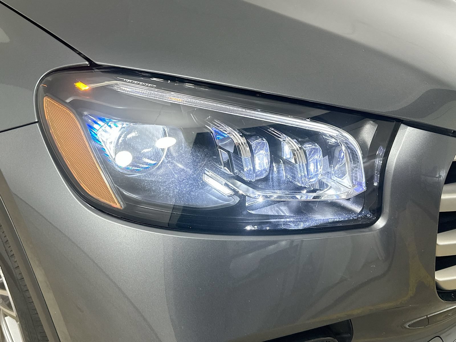 Used 2024 Mercedes-Benz GLS 450 4MATIC image 9