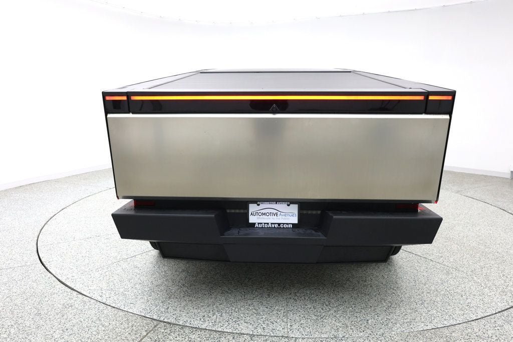 Used 2024 Tesla Cybertruck AWD Crew Cab image 5