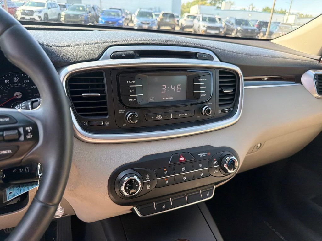 Used 2016 Kia Sorento FWD w/ LX Convenience Package image 16