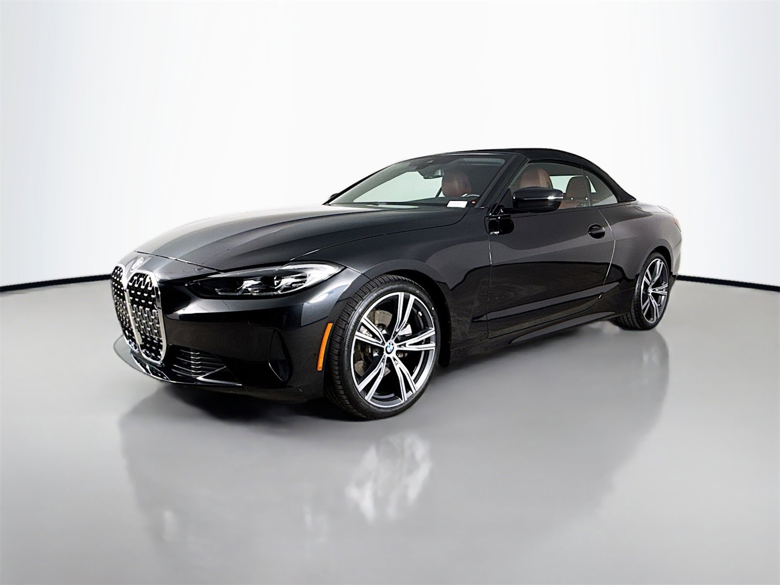 Certified 2023 BMW 430i Convertible w/ Convenience Package image 3