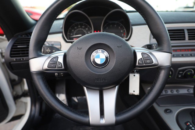 Used 2004 BMW Z4 2.5i RWD image 28