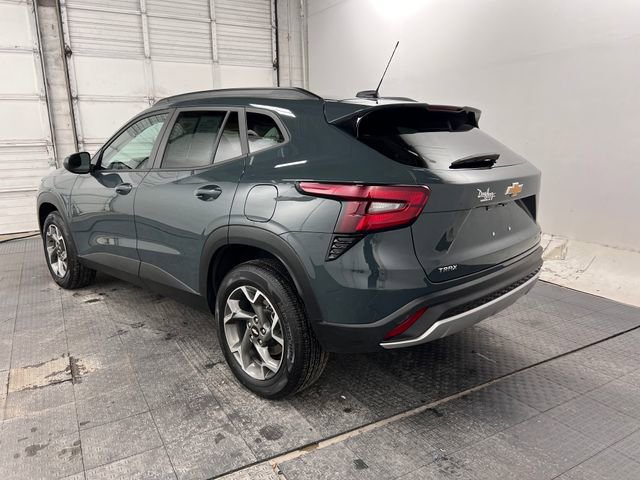 Used 2025 Chevrolet Trax LT image 6
