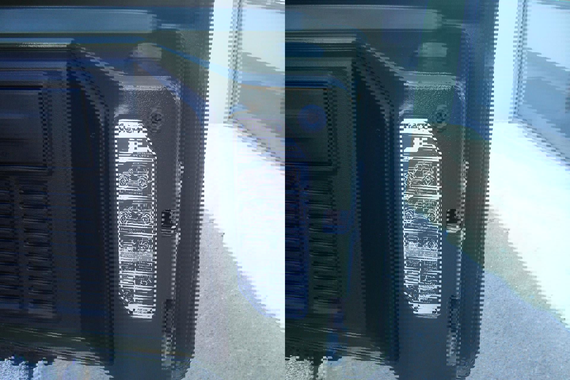 Used 2023 Jeep Wrangler Unlimited Sport image 15