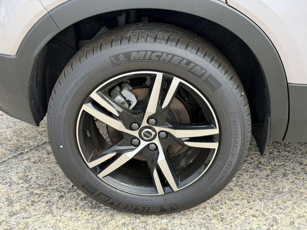 New 2026 Volvo XC40 B5 Core w/ Climate Package AWD/4WD image 6