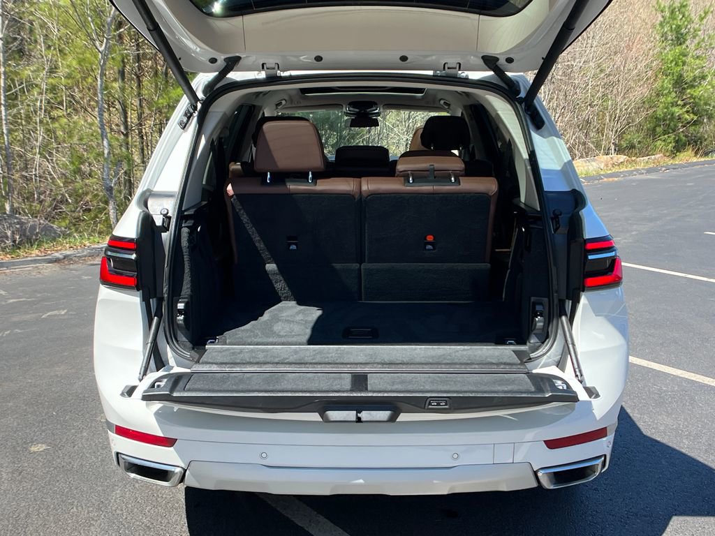 Used 2023 BMW X7 xDrive40i w/ Premium Package image 10