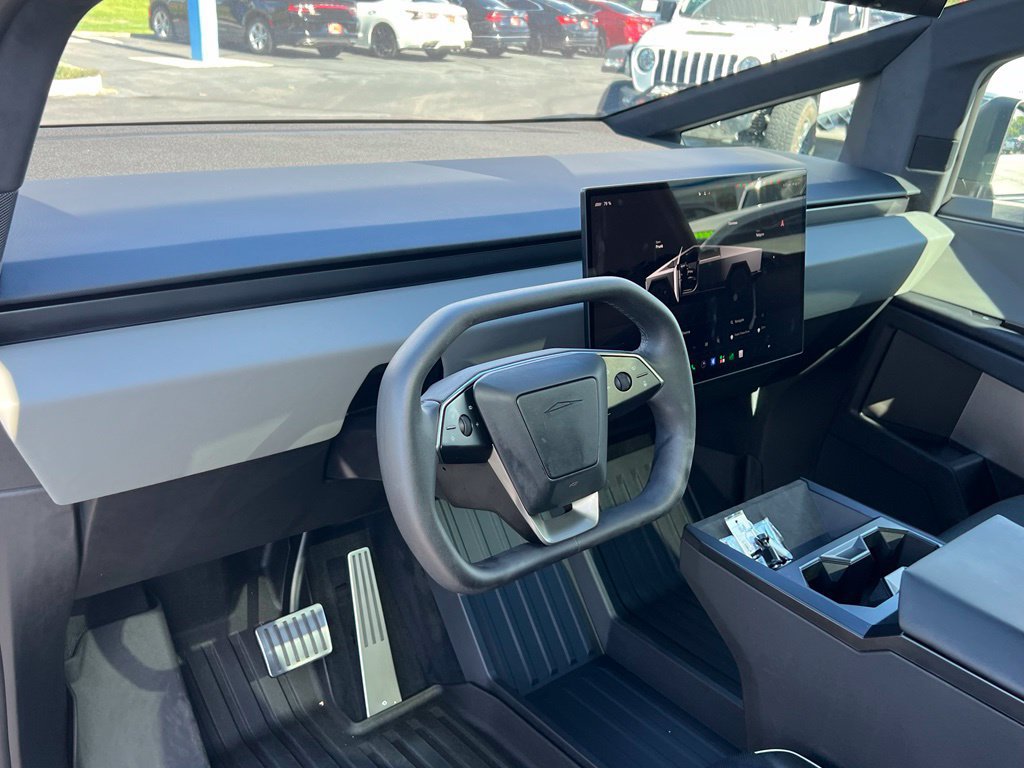 Used 2024 Tesla Cybertruck AWD Crew Cab image 25
