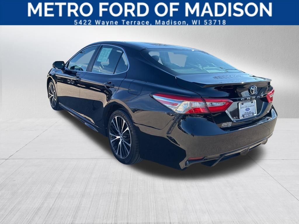 Used 2018 Toyota Camry SE w/ Moonroof Package image 6