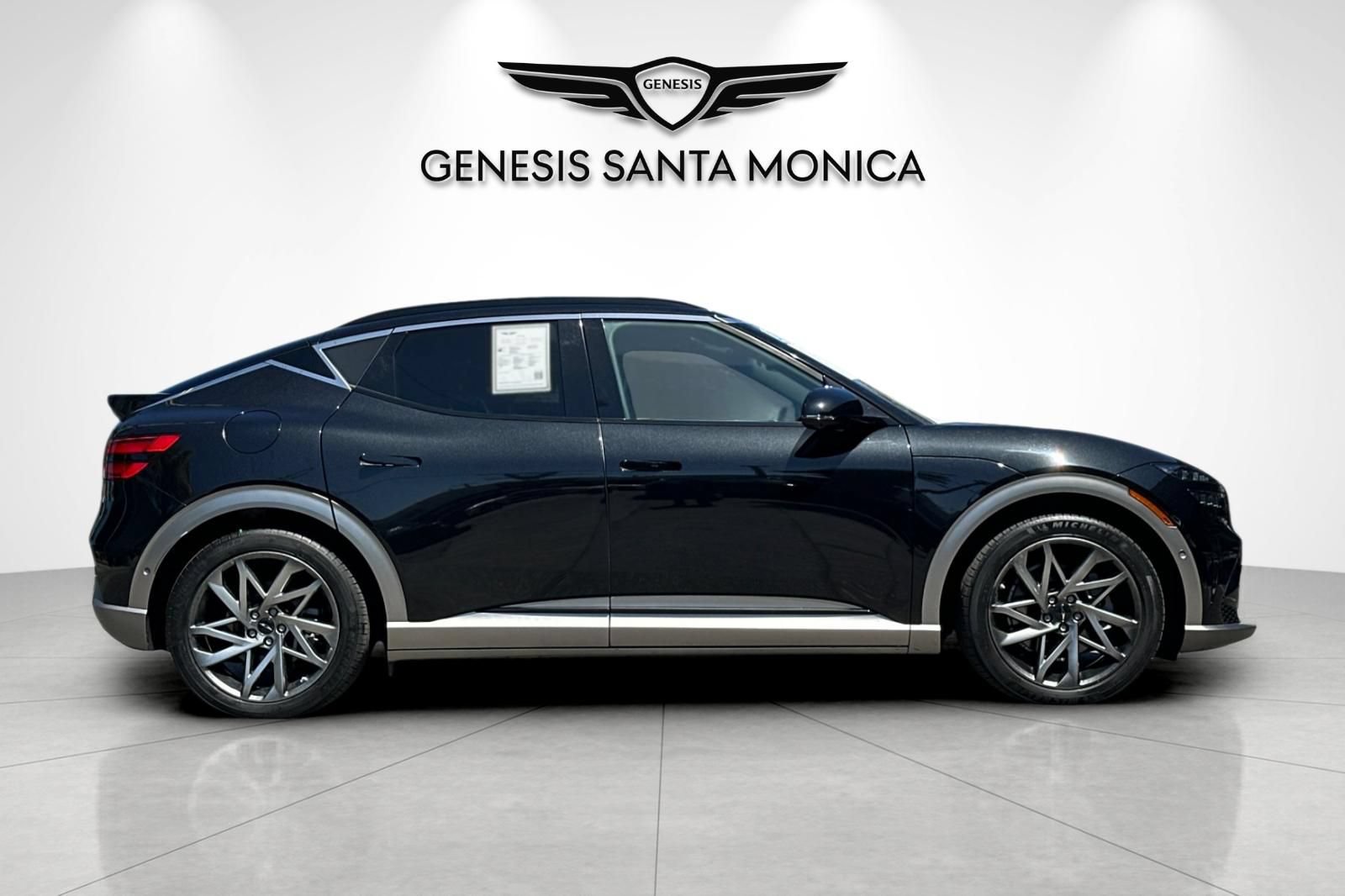 Used 2023 Genesis GV60 Advanced w/ Cargo Package AWD/4WD image 4