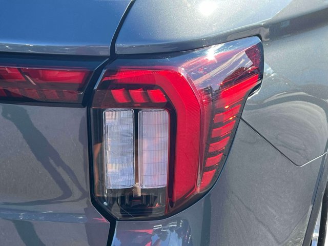Used 2026 Ford Explorer Active AWD/4WD image 11