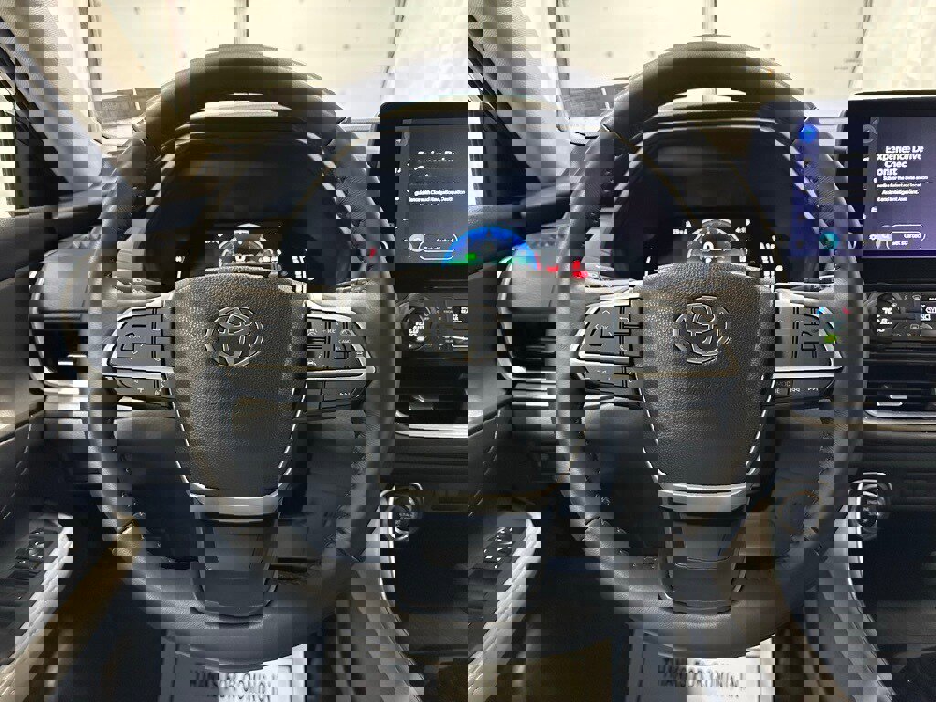 Used 2025 Toyota Grand Highlander AWD image 18