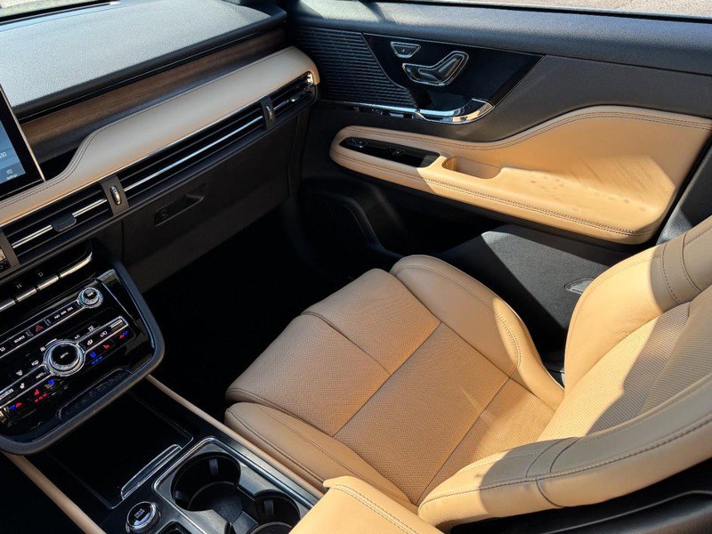 Certified 2022 Lincoln Corsair Reserve w/ Equipment Group 201A image 11