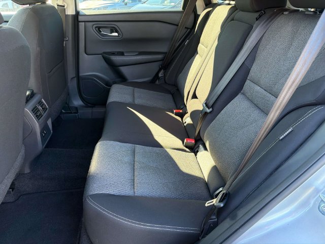 Used 2025 Nissan Rogue SV AWD/4WD image 21