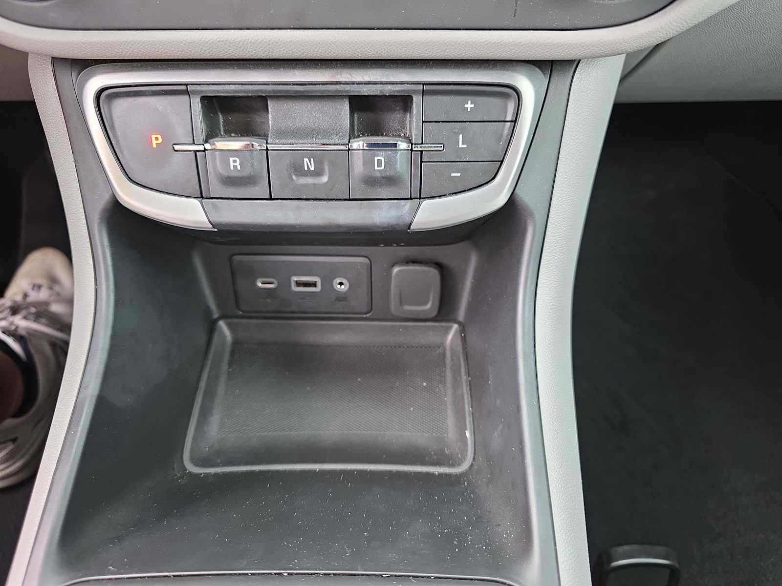 Used 2023 GMC Terrain SLE w/ Driver Convenience Package image 15