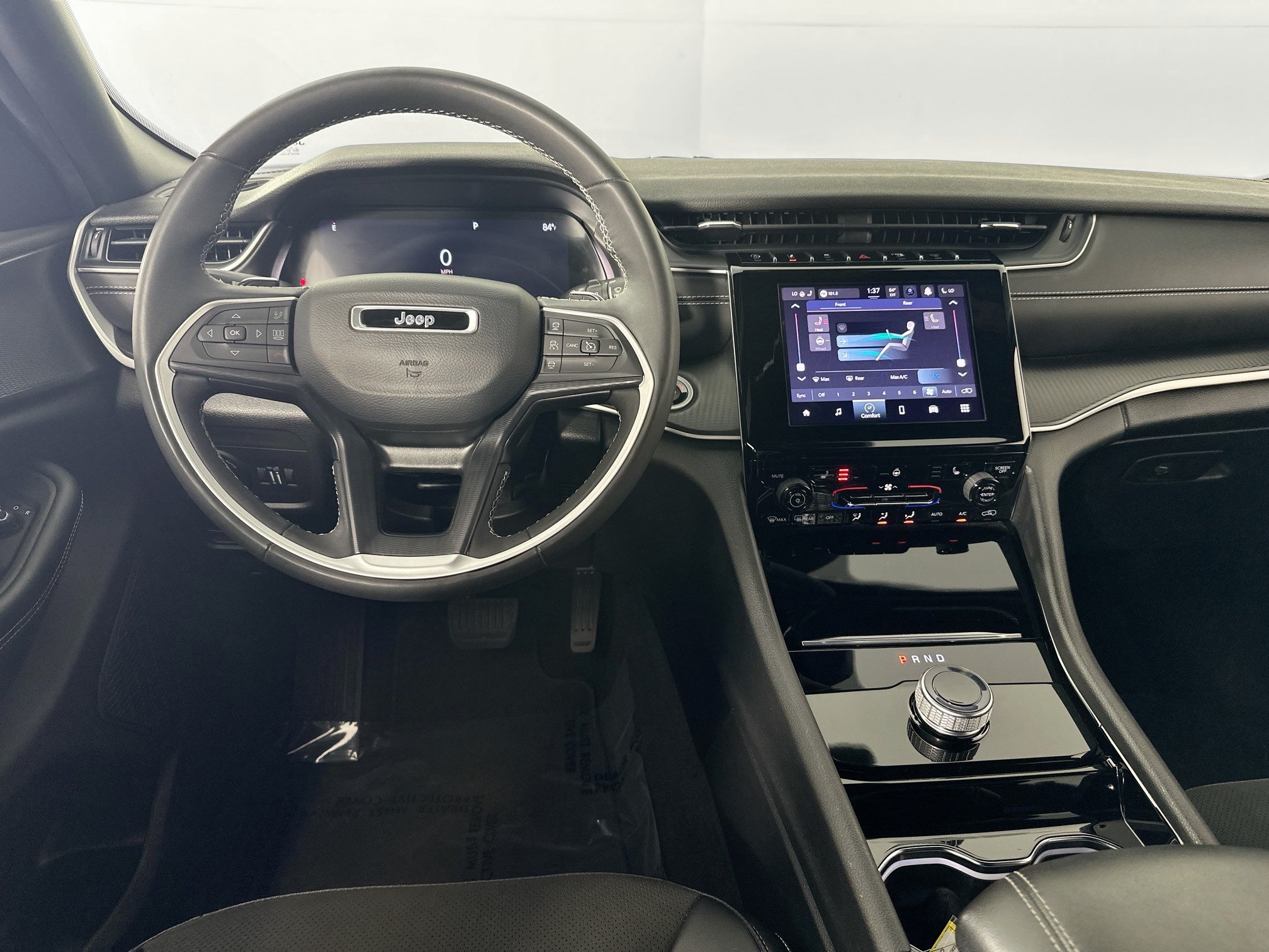 Used 2023 Jeep Grand Cherokee L Laredo RWD image 21