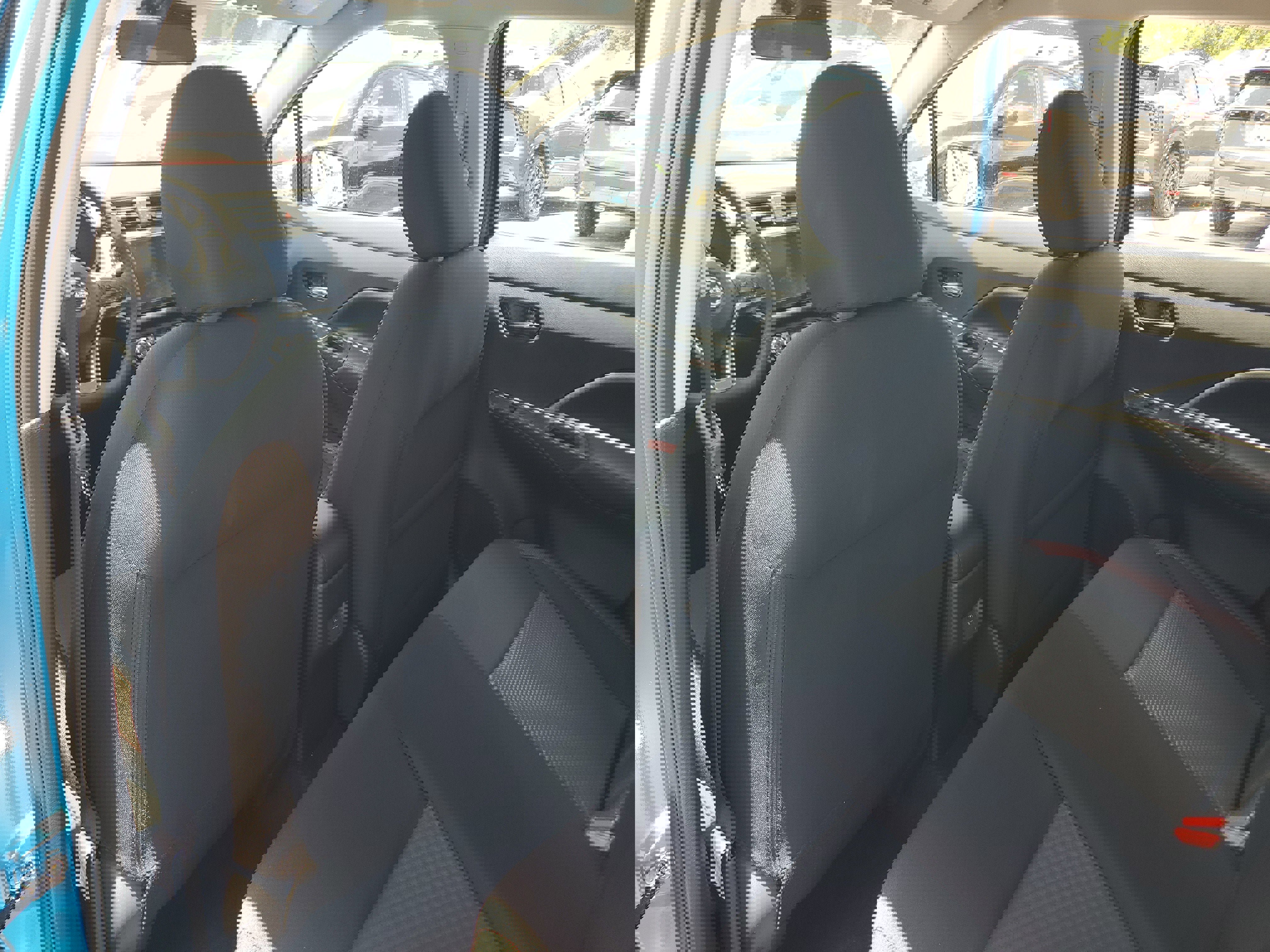 New 2025 Nissan Versa SR w/ Trunk Package image 16