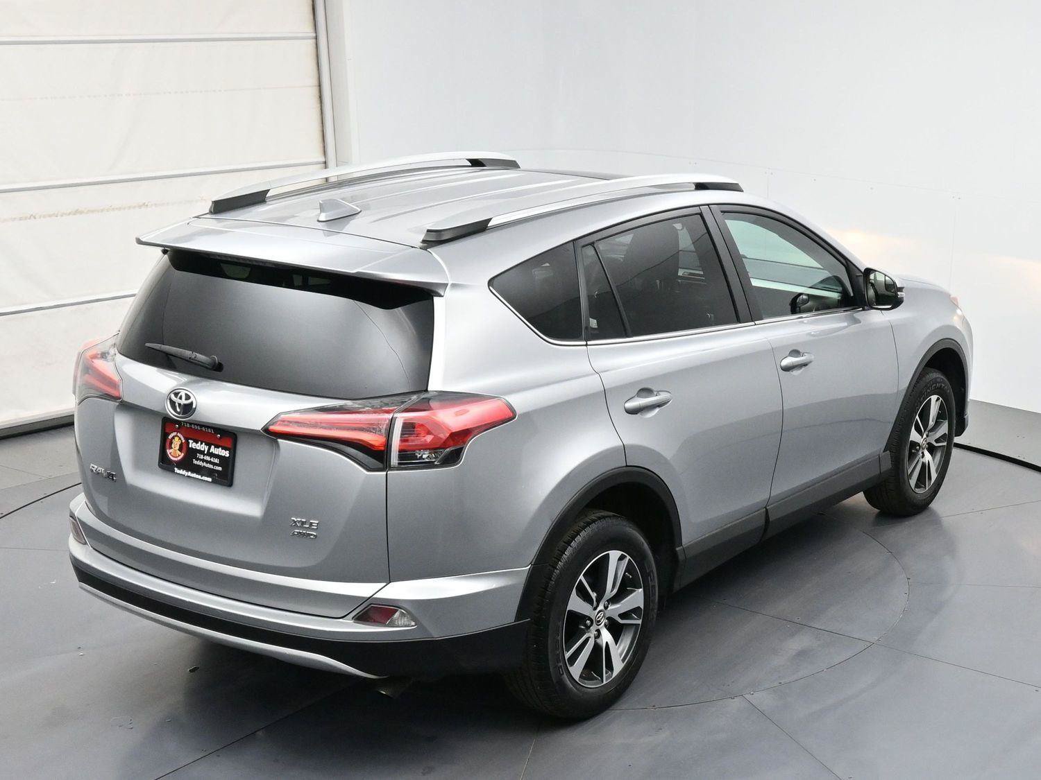 Used 2016 Toyota RAV4 XLE AWD/4WD image 33