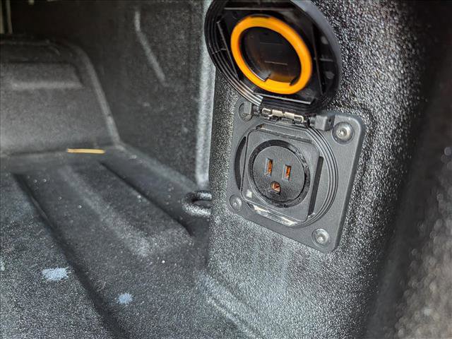 Used 2023 GMC Sierra 2500 SLT w/ SLT Preferred Package image 27