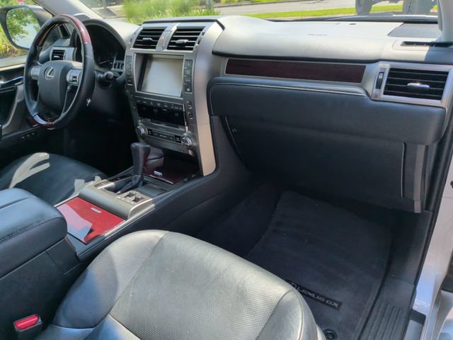 Used 2018 Lexus GX 460 Premium w/ Premium Package AWD/4WD image 17