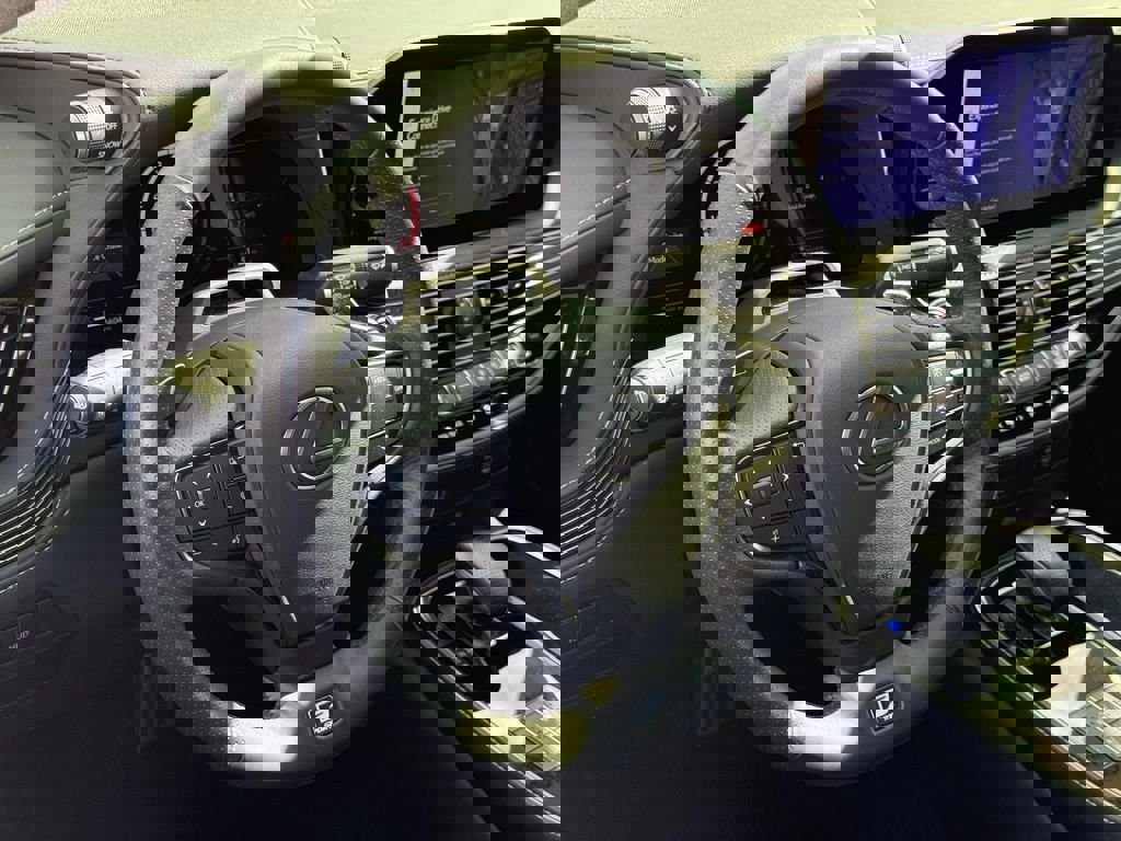 Certified 2025 Lexus LS 500 F Sport w/ Dynamic Handling Package image 19