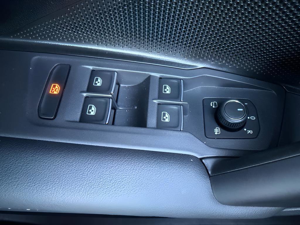 Used 2026 Volkswagen Tiguan SEL R-Line image 23