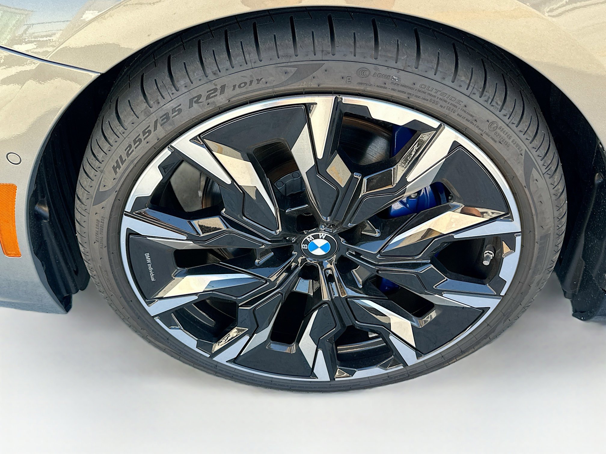 New 2026 BMW 550e xDrive w/ Executive Package image 26