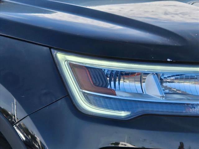 Used 2019 Ford Explorer XLT w/ Equipment Group 202A AWD/4WD image 4