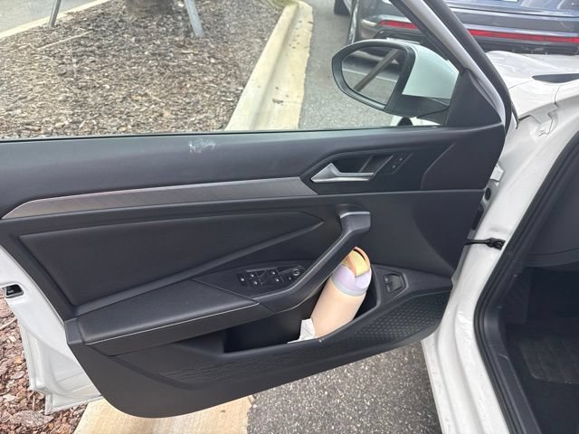 Certified 2024 Volkswagen Jetta SE w/ Panoramic Sunroof Package FWD image 16