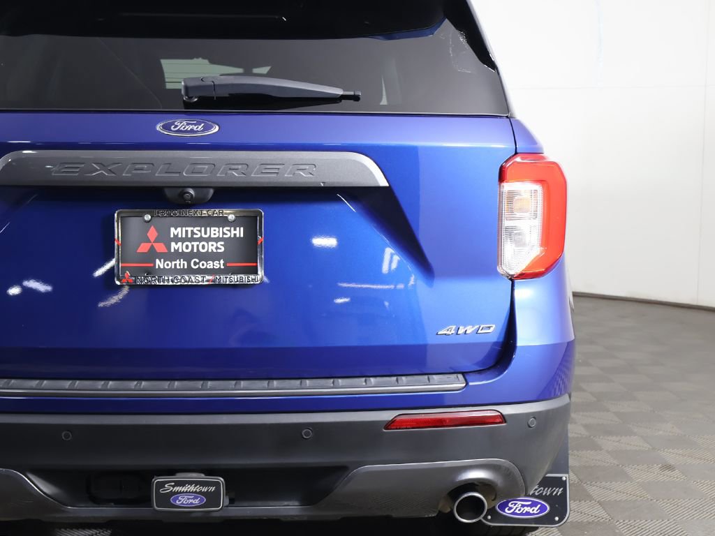 Used 2022 Ford Explorer XLT w/ Equipment Group 202A AWD/4WD image 16