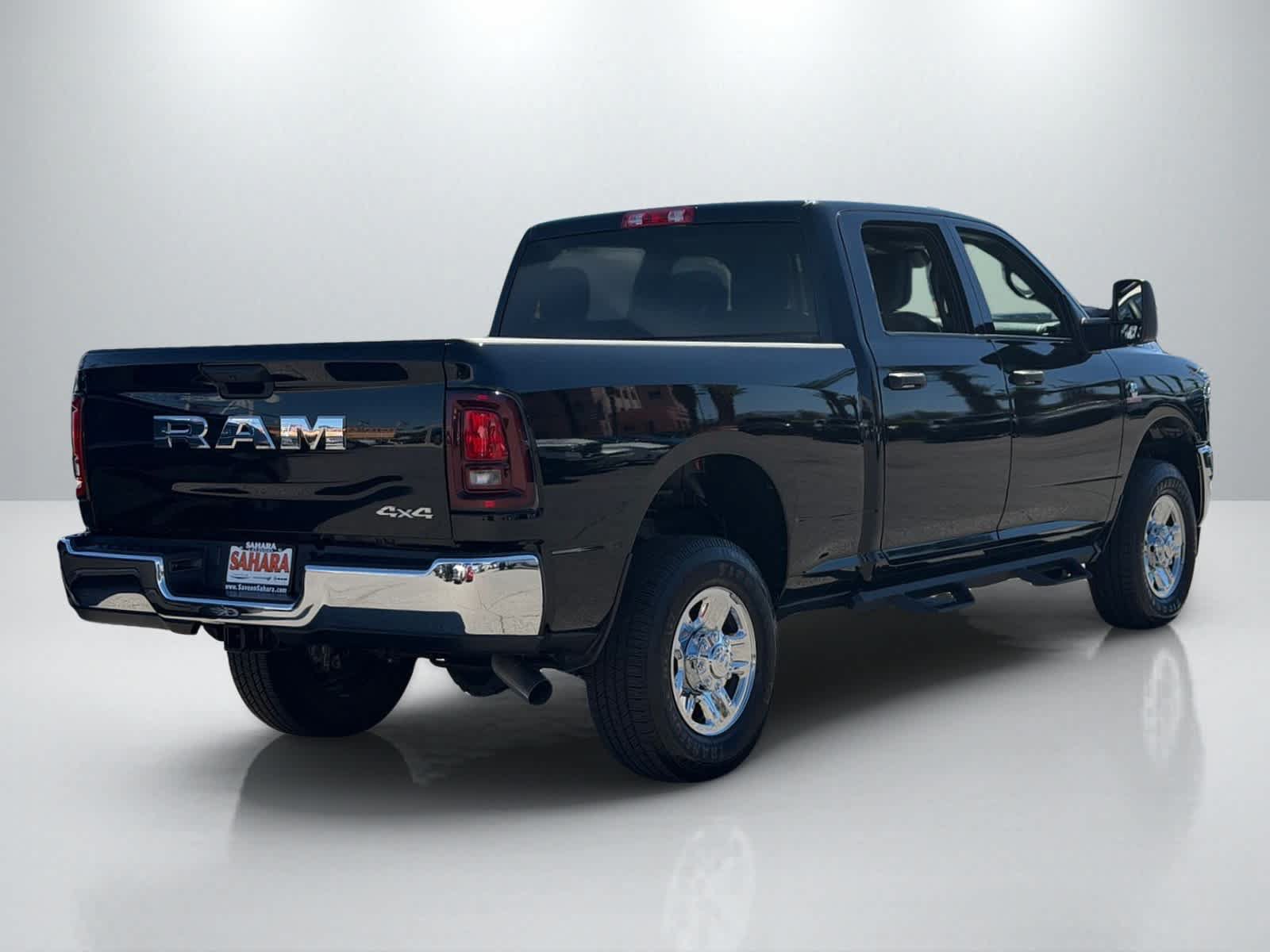 Used 2025 RAM 2500 Tradesman w/ Chrome Appearance Group AWD/4WD image 7