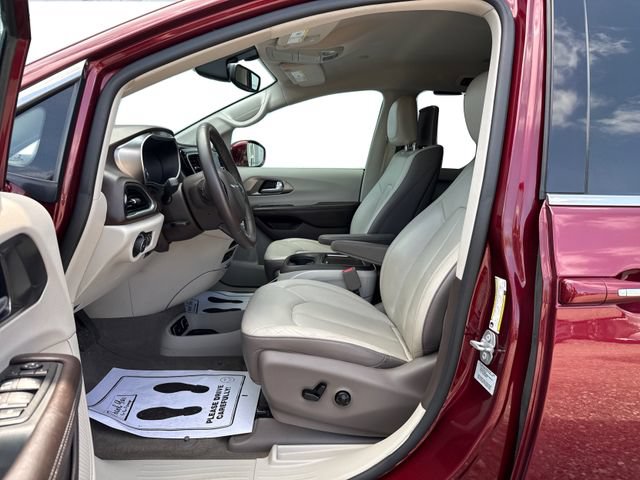 Used 2017 Chrysler Pacifica Touring-L Plus FWD image 10