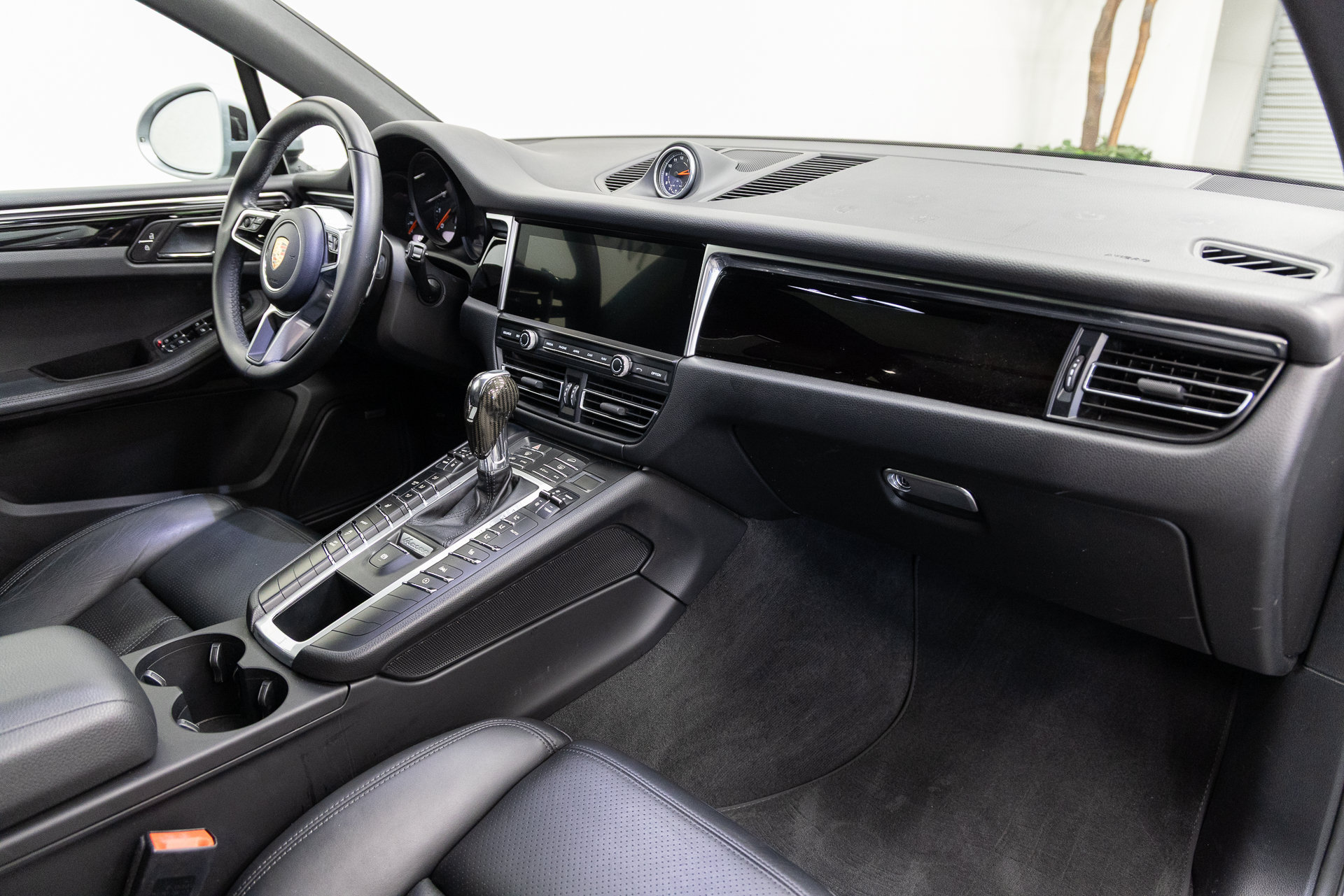 Used 2020 Porsche Macan AWD/4WD image 13
