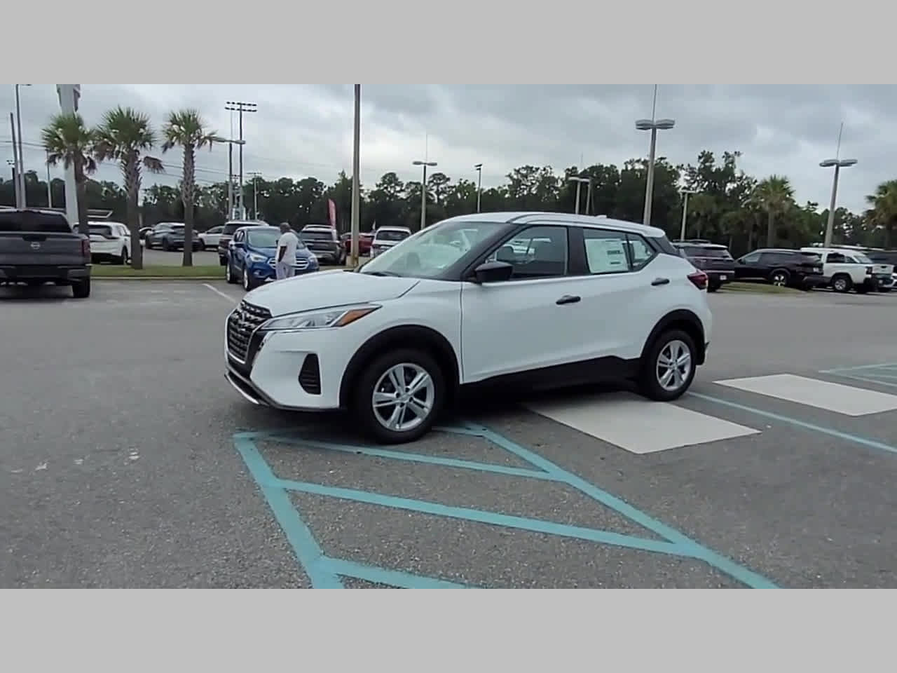 New 2025 Nissan Kicks Play S image 21