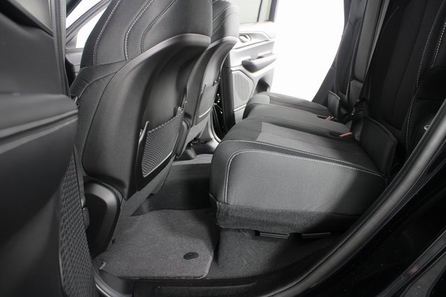 New 2025 Jeep Grand Cherokee Laredo image 17