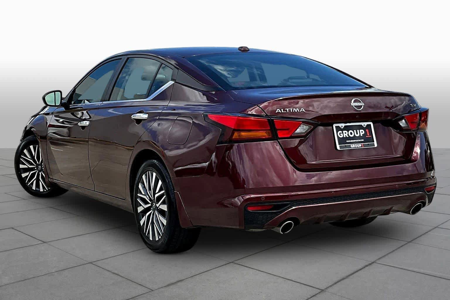 Used 2024 Nissan Altima 2.5 SV w/ SV Premium Package image 12