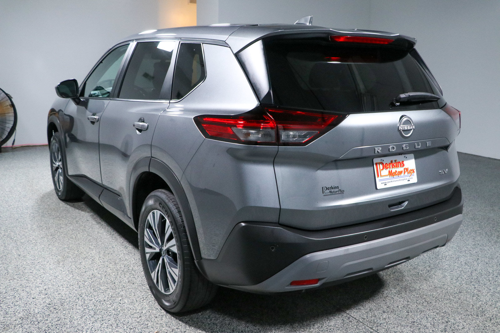 Used 2023 Nissan Rogue SV FWD image 9
