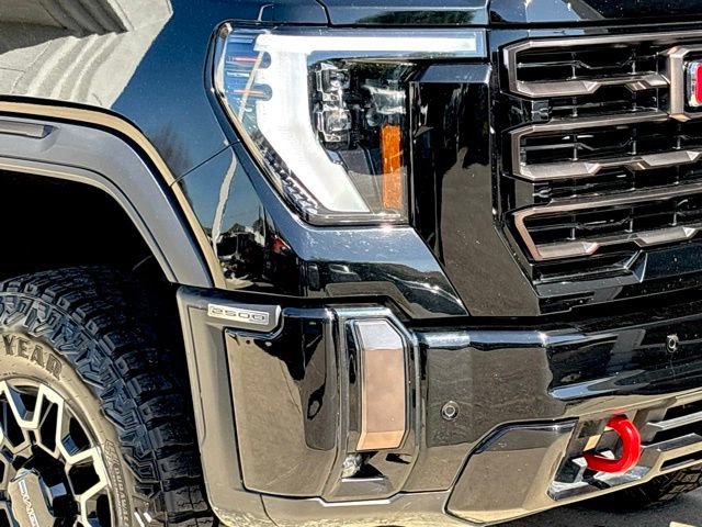 Used 2024 GMC Sierra 2500 AT4X image 4