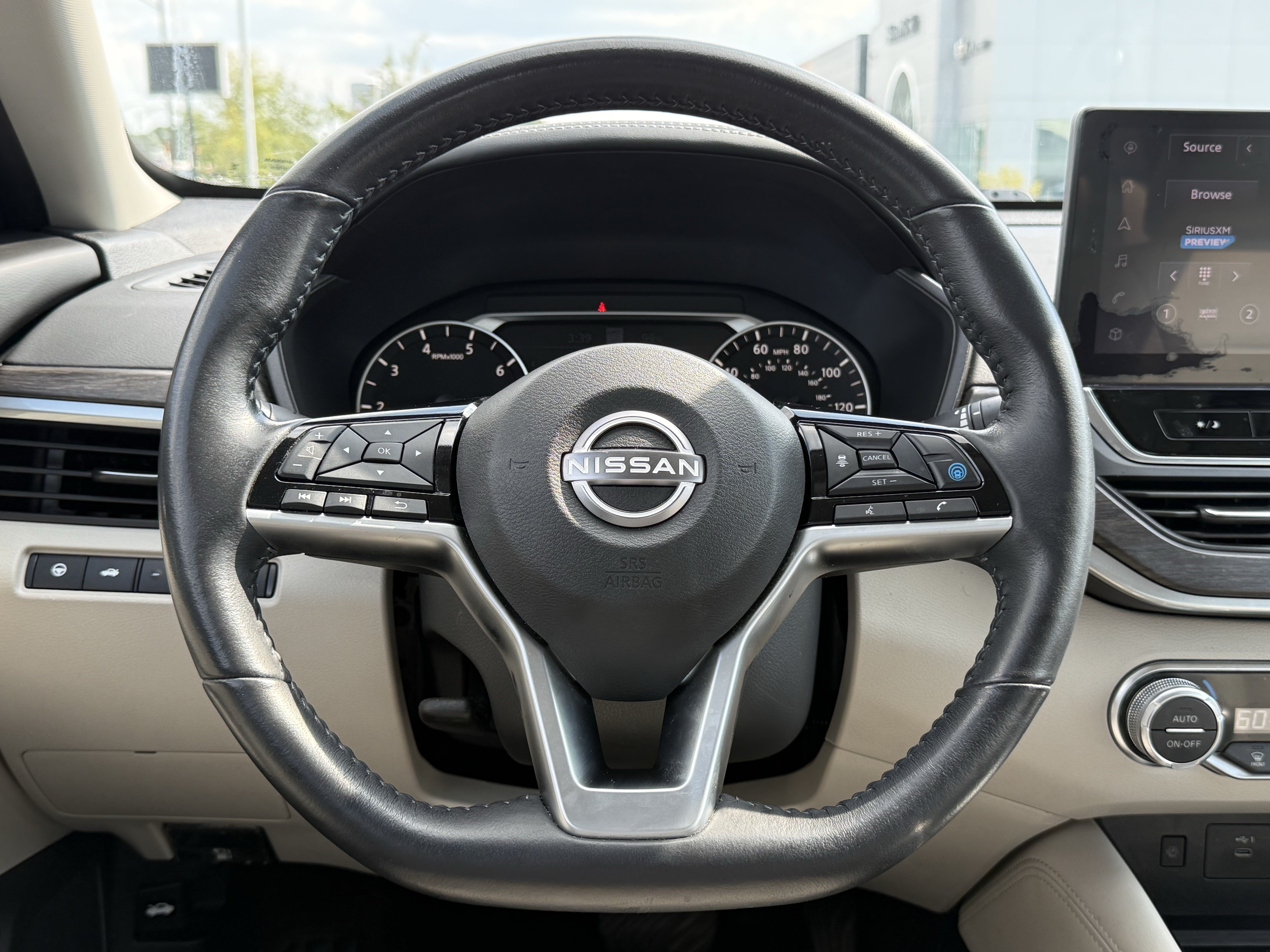 Used 2024 Nissan Altima 2.5 SL AWD/4WD image 19