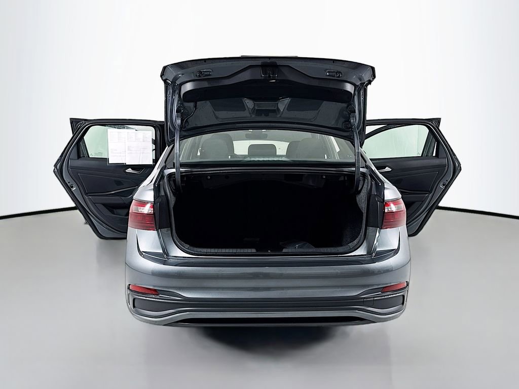 Used 2025 Volkswagen Jetta Sport image 24