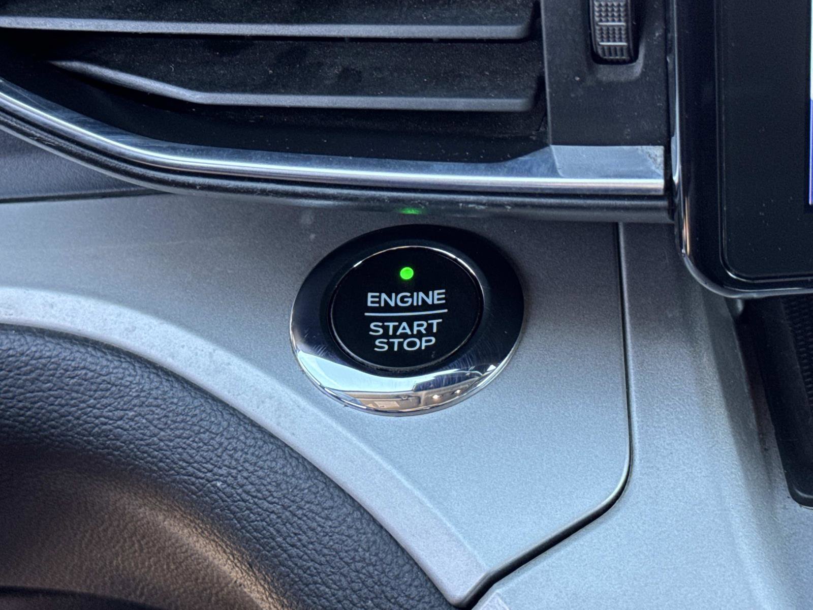 Used 2021 Ford Explorer XLT w/ Equipment Group 202A image 15