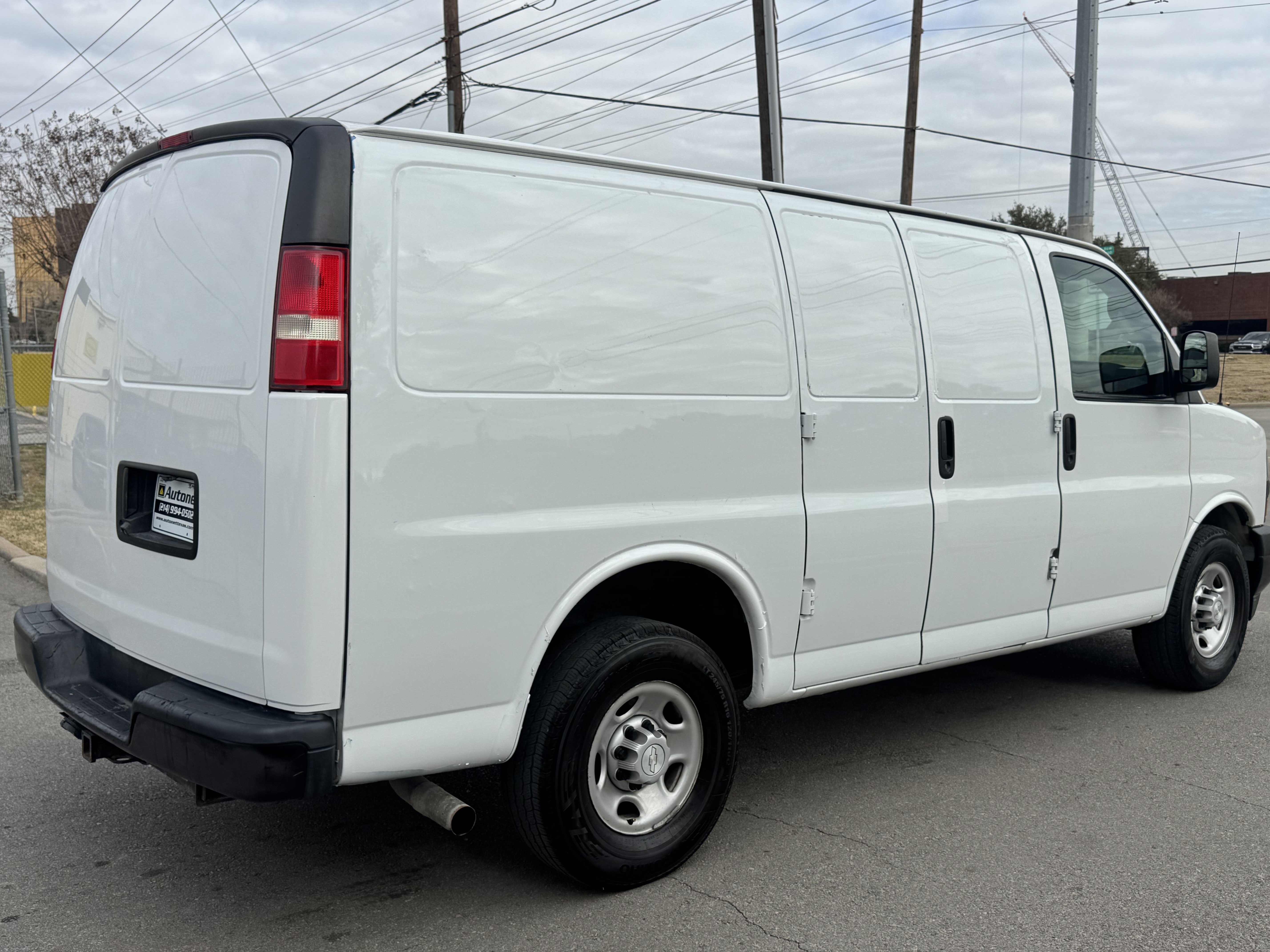 Used 2019 Chevrolet Express 2500 w/ Enhanced Convenience Package image 5