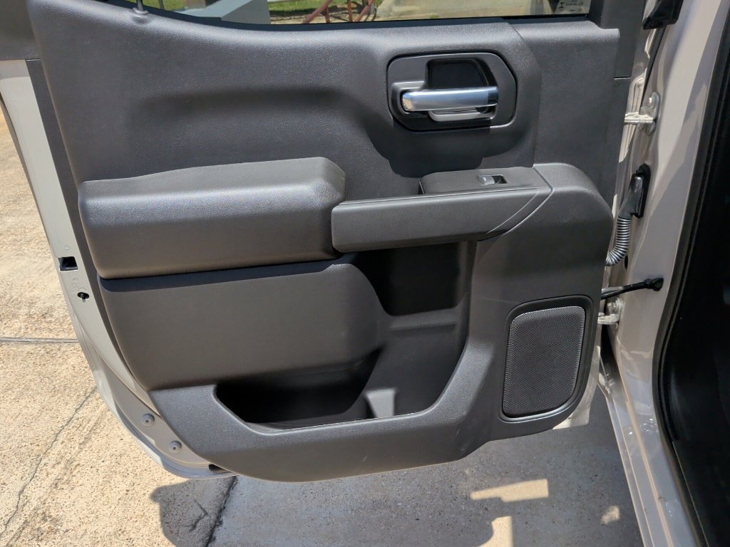 New 2026 Chevrolet Silverado 1500 Custom w/ LPO, Dark Essentials Package RWD image 29