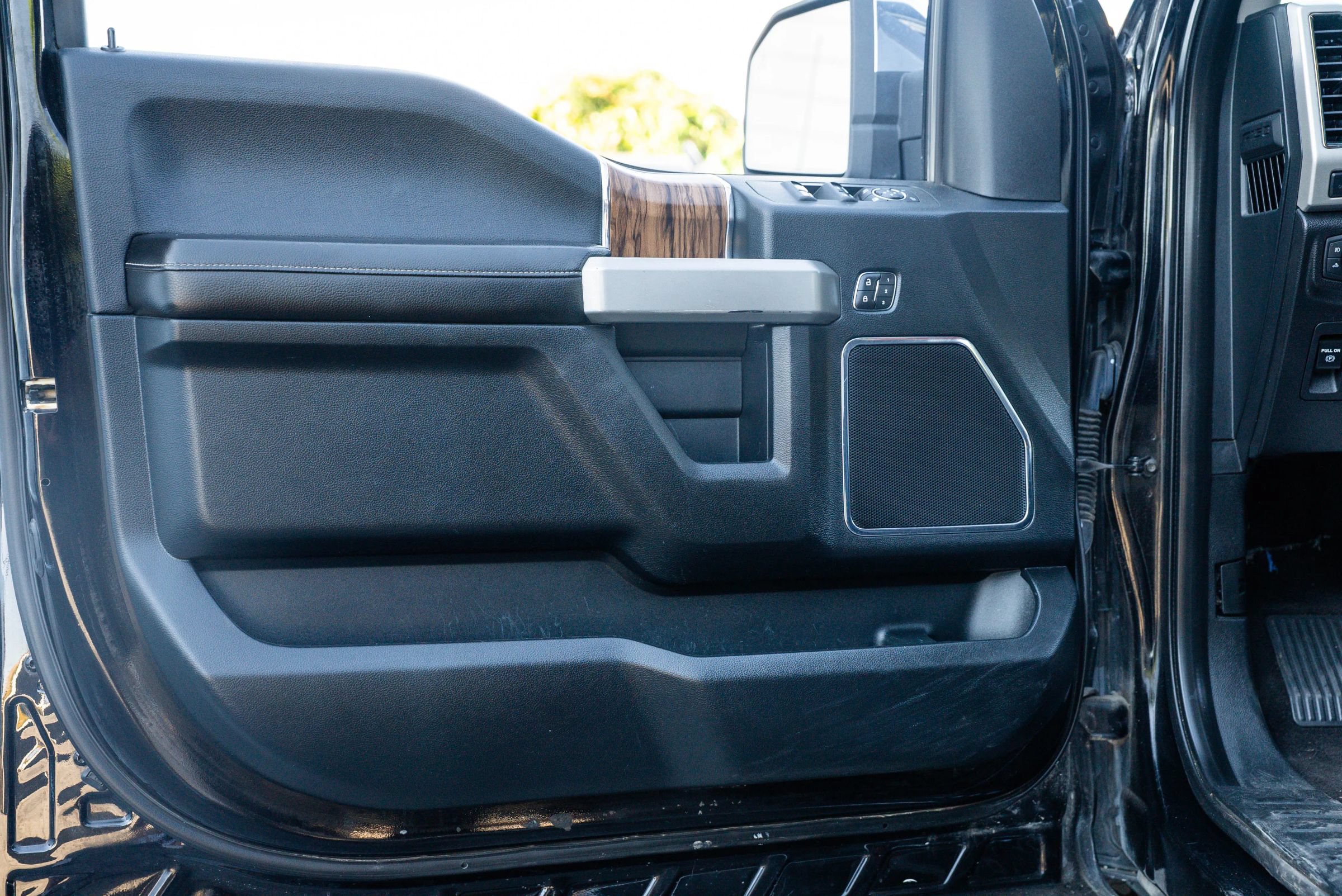 Used 2019 Ford F150 Lariat AWD/4WD image 21