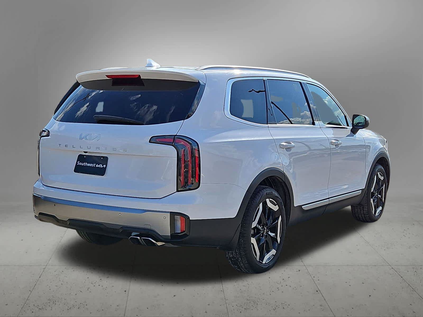 Certified 2025 Kia Telluride EX FWD image 5