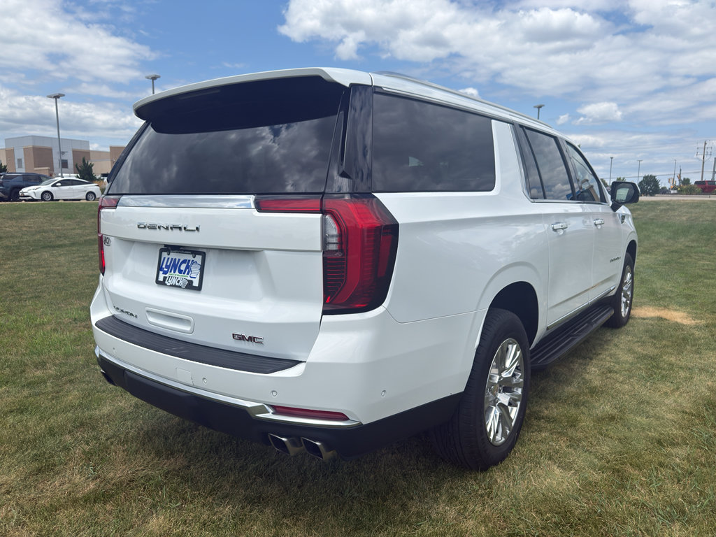 Used 2025 GMC Yukon XL Denali AWD/4WD image 52