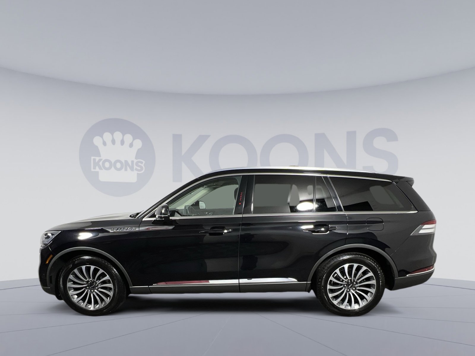 Used 2020 Lincoln Aviator Reserve w/ Equipment Group 201A image 2